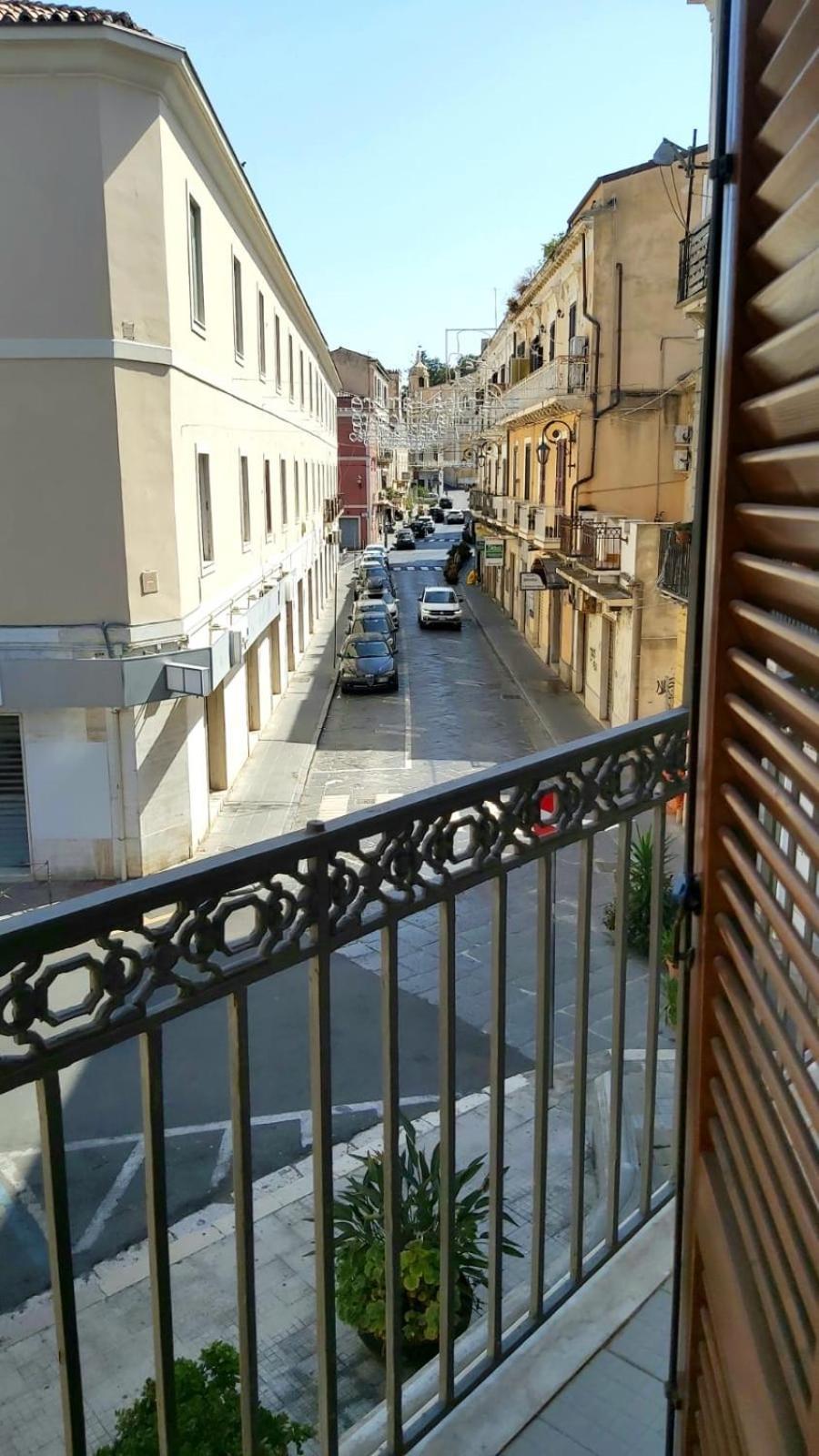 B&B I Viaggi Di Edo 克罗托内 外观 照片