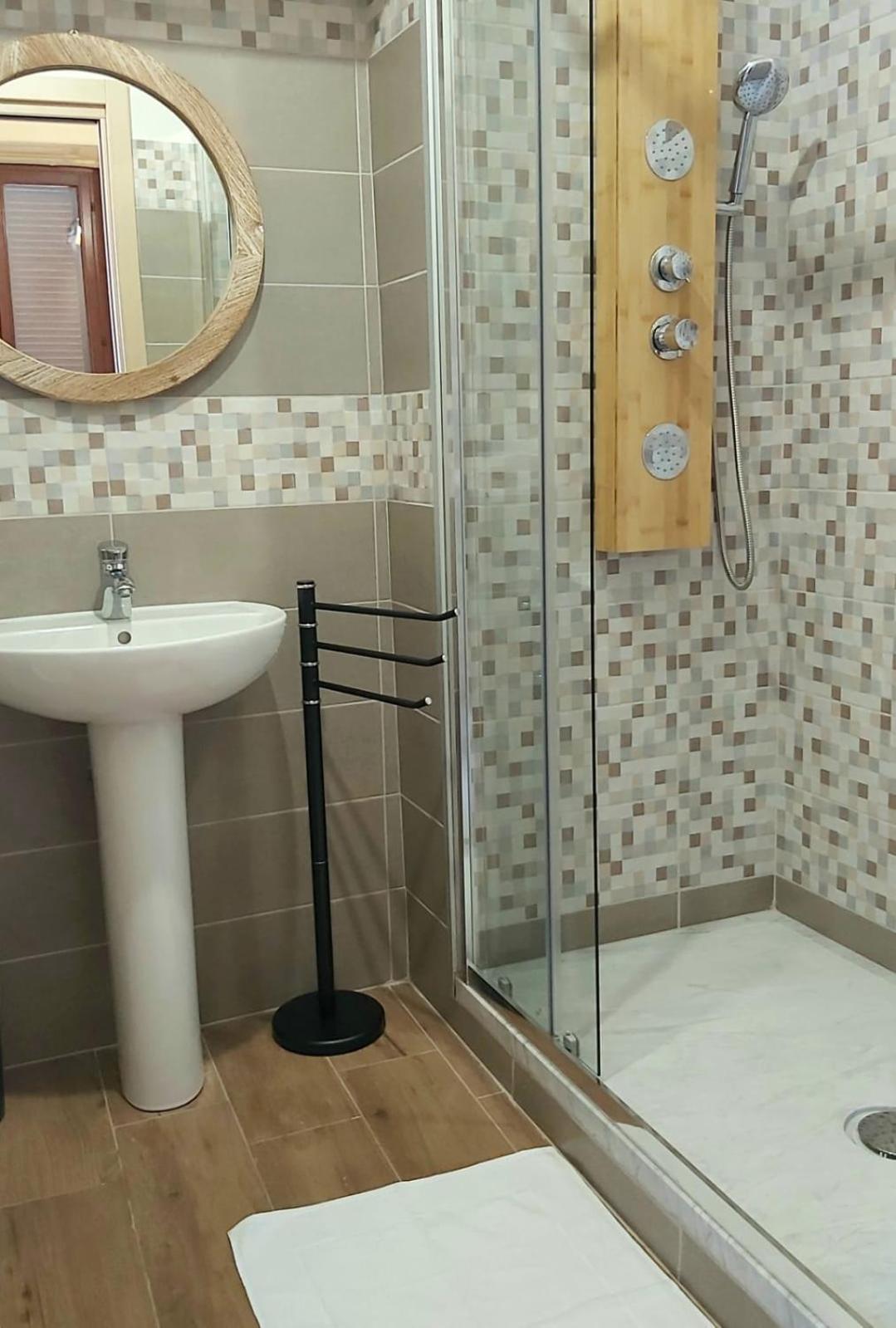 B&B I Viaggi Di Edo 克罗托内 外观 照片